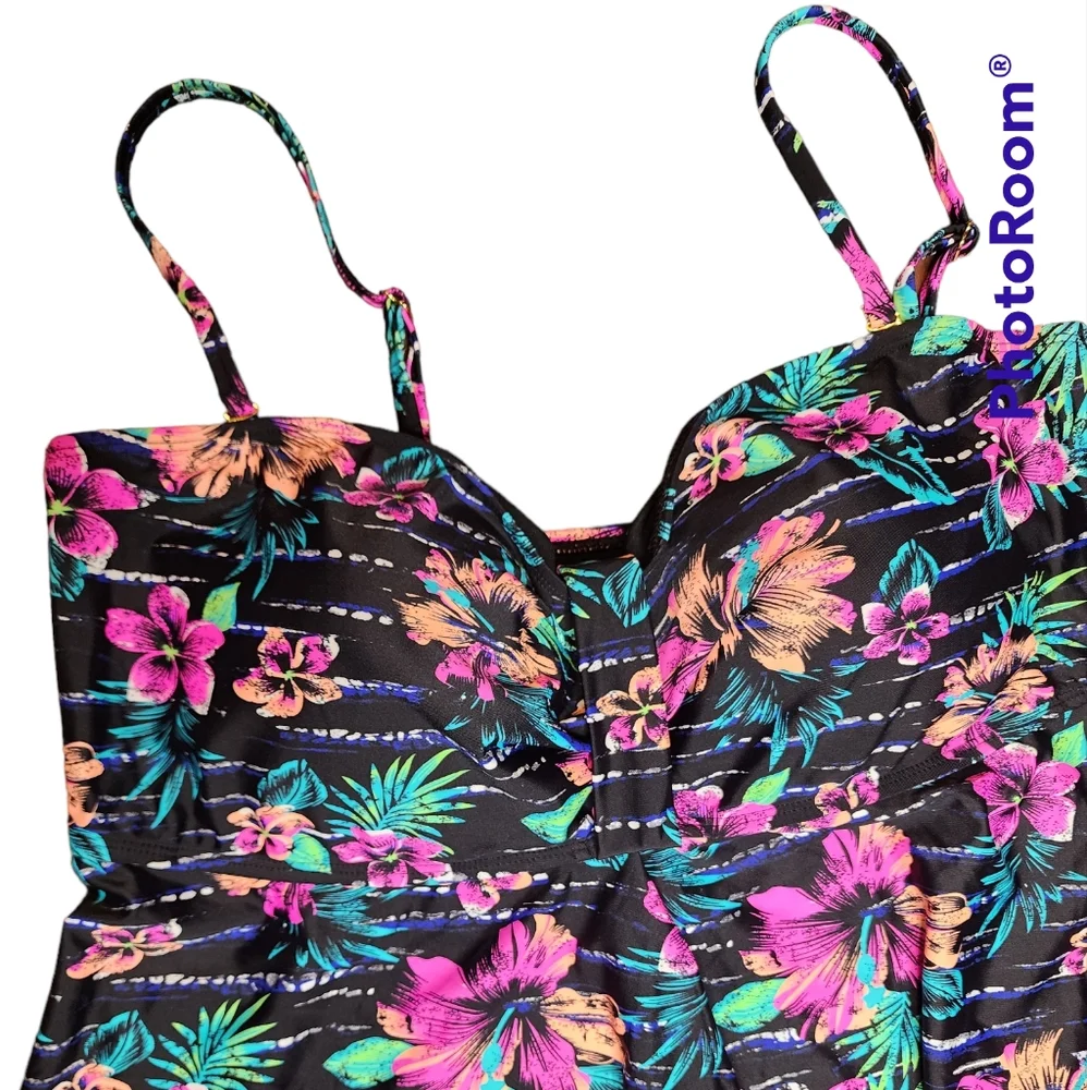 Hilor women's black floral tankini Swimwear top size 18